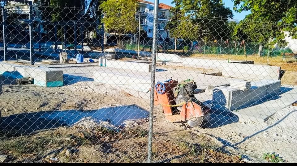 Σέρρες: Το πάρκο των παλιών σφαγείων παραμένει εργοτάξιο – Αίτημα για απαντήσεις σχετικά με την τύχη του έργου
