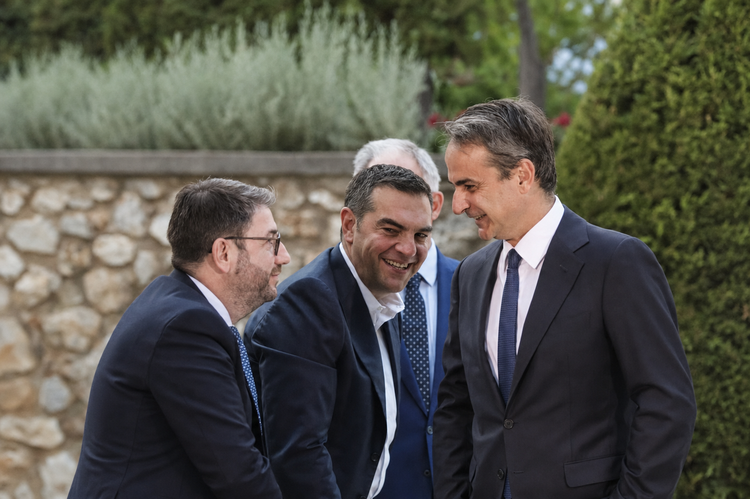 Ο καβγάς Ανδρουλάκη–Τσίπρα, βούτυρο στο ψωμί του Μητσοτάκη - Γράφει ο Παρατηρητικός